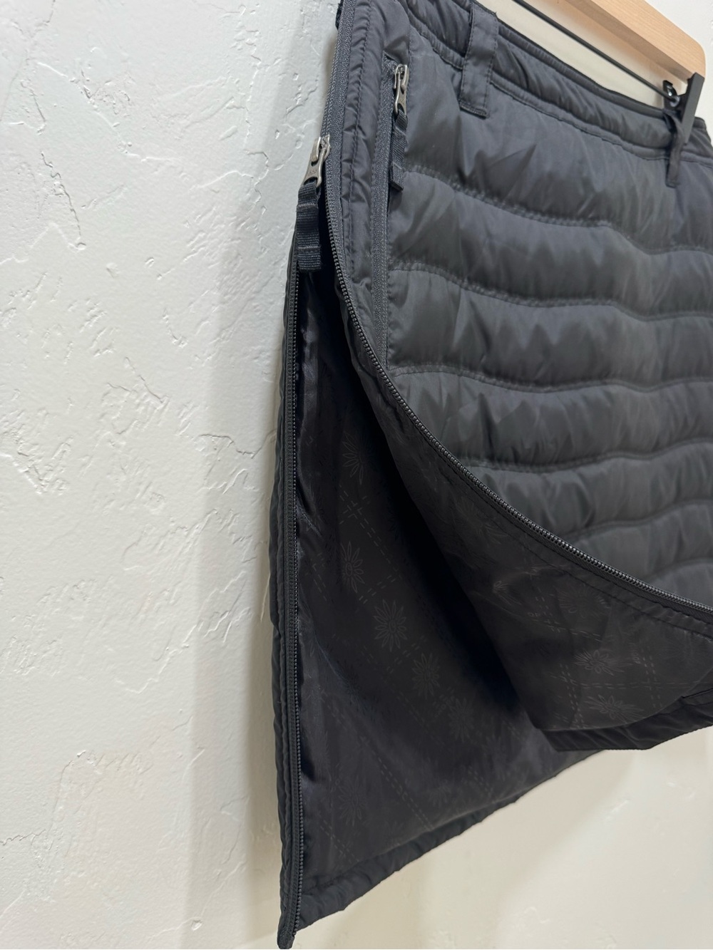 SKHOOP Down Quilted Black Insulated Skirt Women's Medium Gorpcore Outdoor - Picture 4 of 16